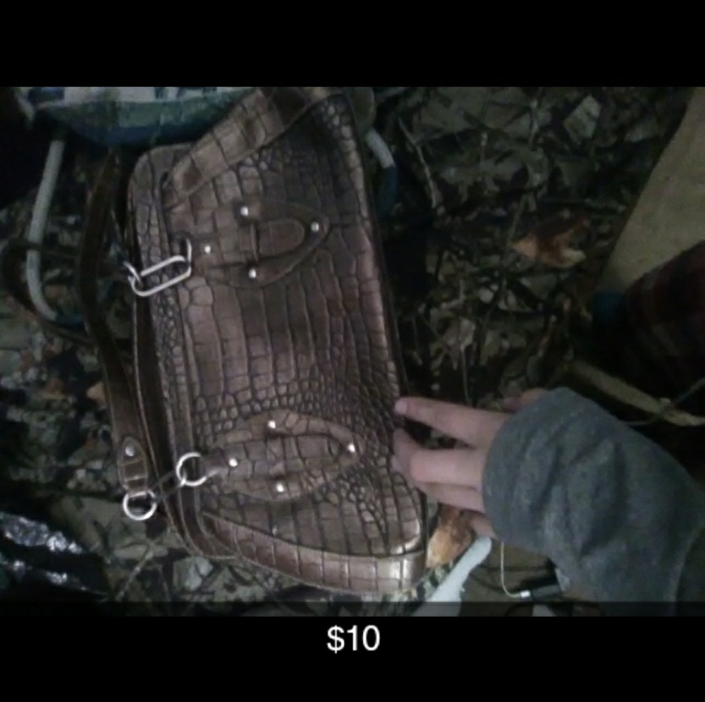 Purses - Picture 4 of 7